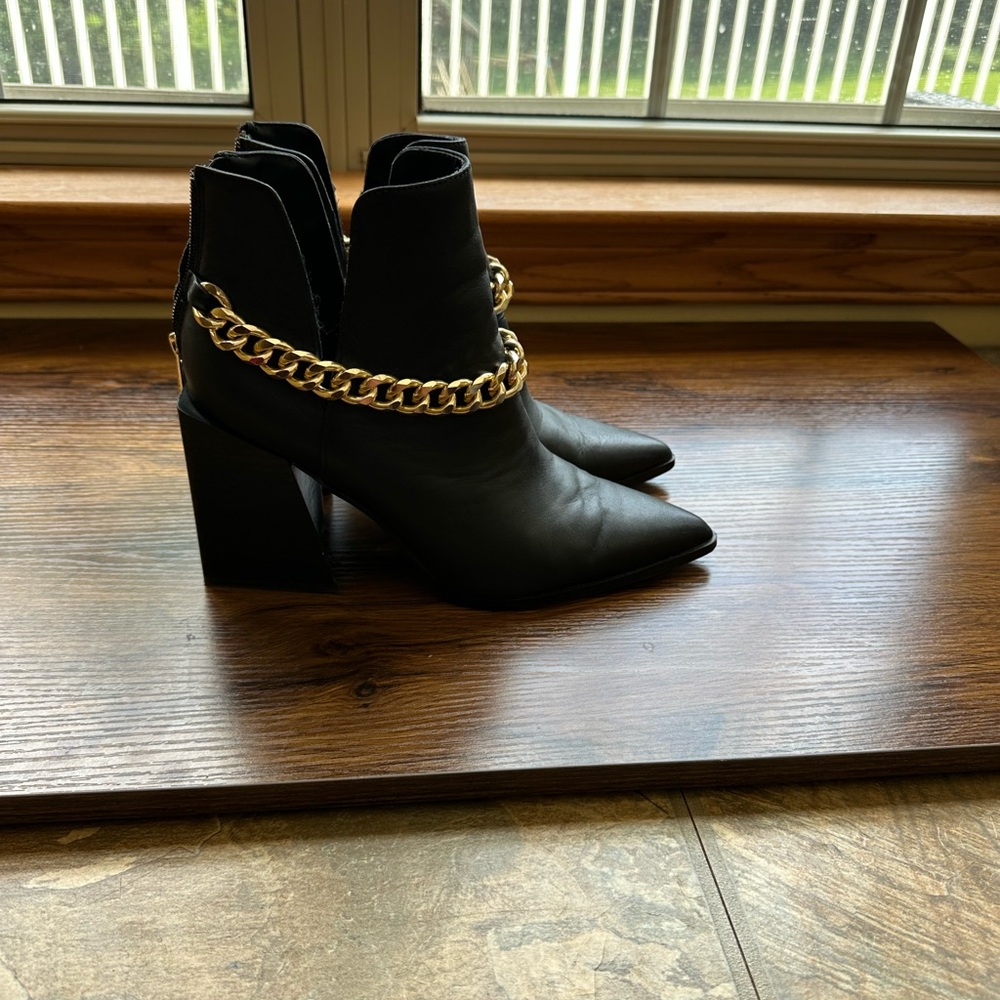 Steve Madden Black Heeled Boots with Gold Chain